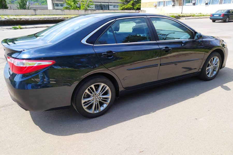 2016 Toyota Camry  (Petrol)