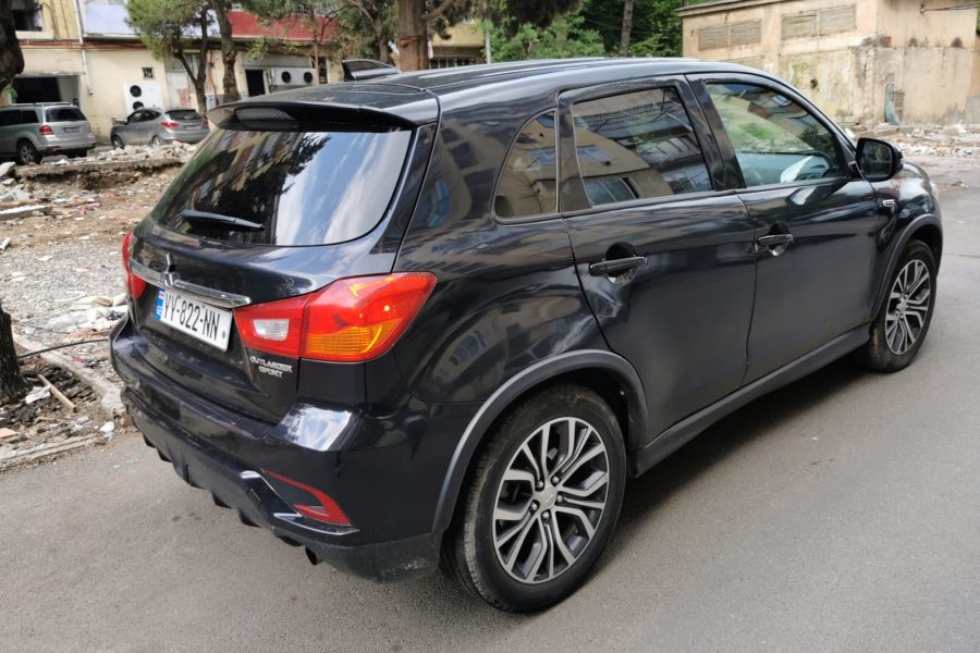 2018 Mitsubisi Outlender sport  (Petrol )