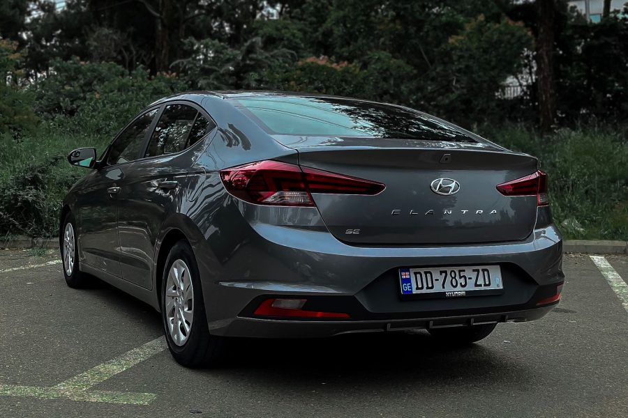 2019 Hyndai elantra  (Petrol )