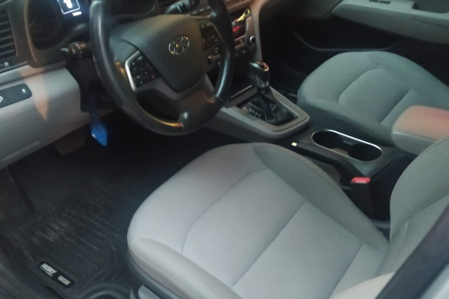 2017 Hyndai elantra  (Petrol )
