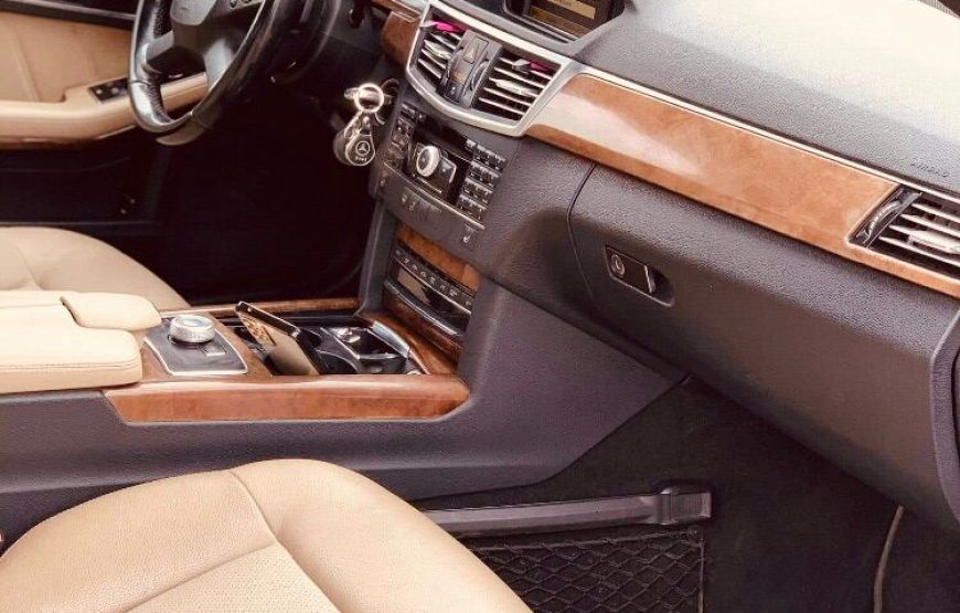 2011 Mercedes-Benz E-Class / ZAZA