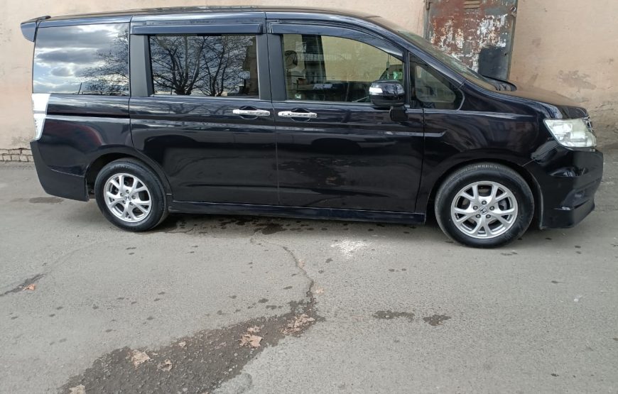 2013 Honda Stepwgn / GOGA