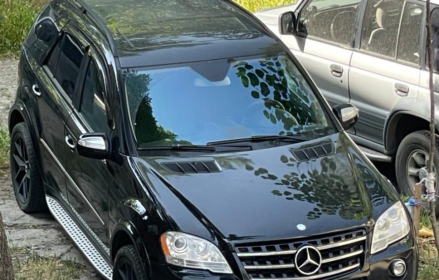 2010 Mercedes-Benz ML / LEVAN