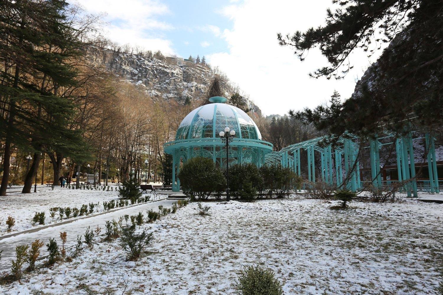 10: 00 = Borjomi - mineral water park