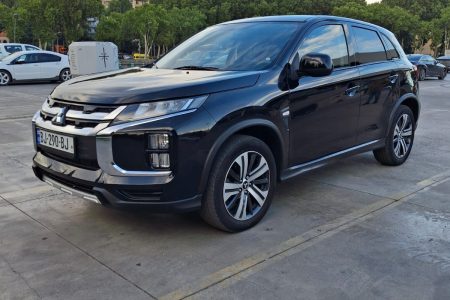 2020  Mitsybishi Outlander sport